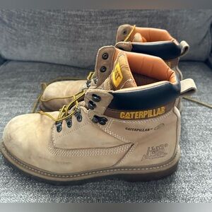 CATERPILLAR Men’s Size 9 Wide Brown Leather High Lace Up Chukka Work Boo…